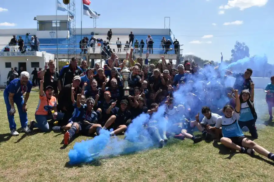 Fútbol Femenino: Atlético Rafaela se coronó Campeón Absoluto de Liga Rafaelina
