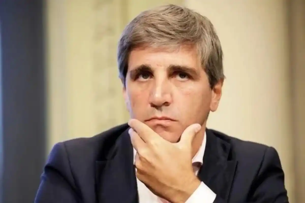 El titular de la cartera se encontraba de gira por Washington.