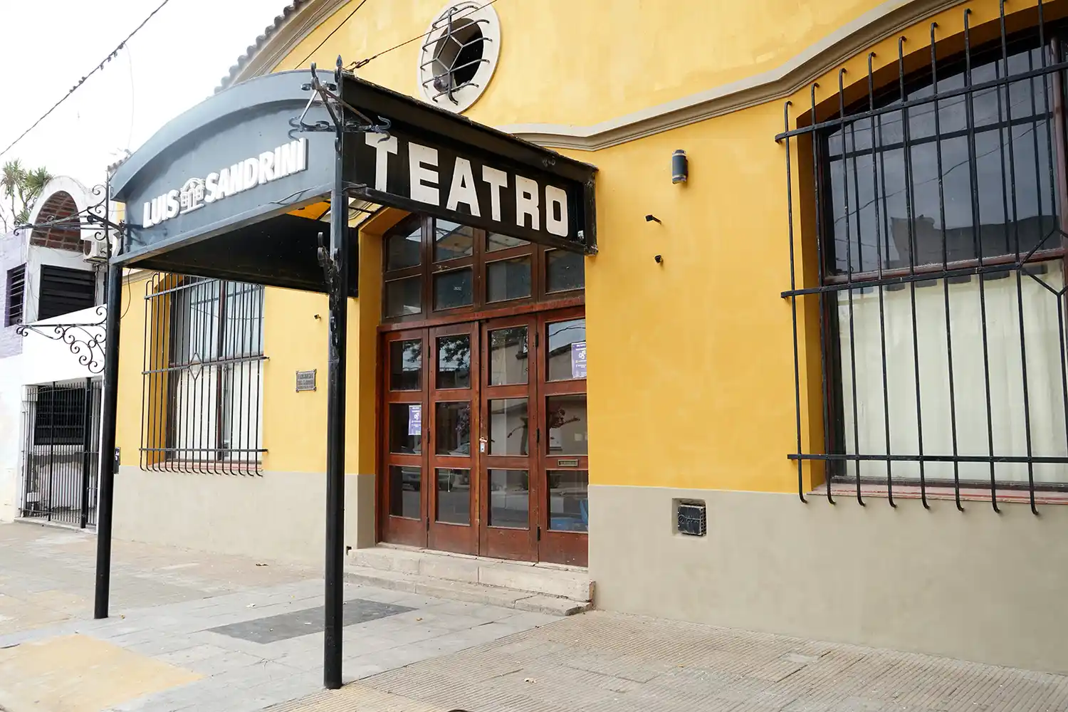 Recién pintado. El teatro reabrirá sus puertas el 5 de abril