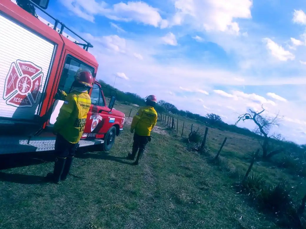 Nuevos incendios de campos y banquinas sobre la Ruta 12 y la Autovía 14