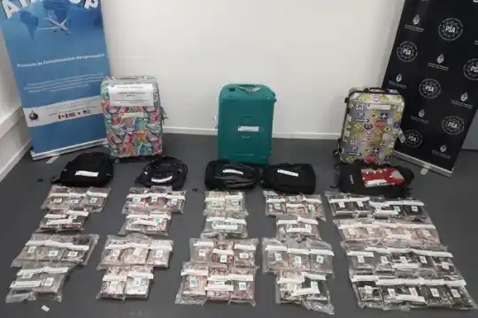 Detienen a agentes de la PSA tras intentar traficar 255 kilos de cocaína en Ezeiza