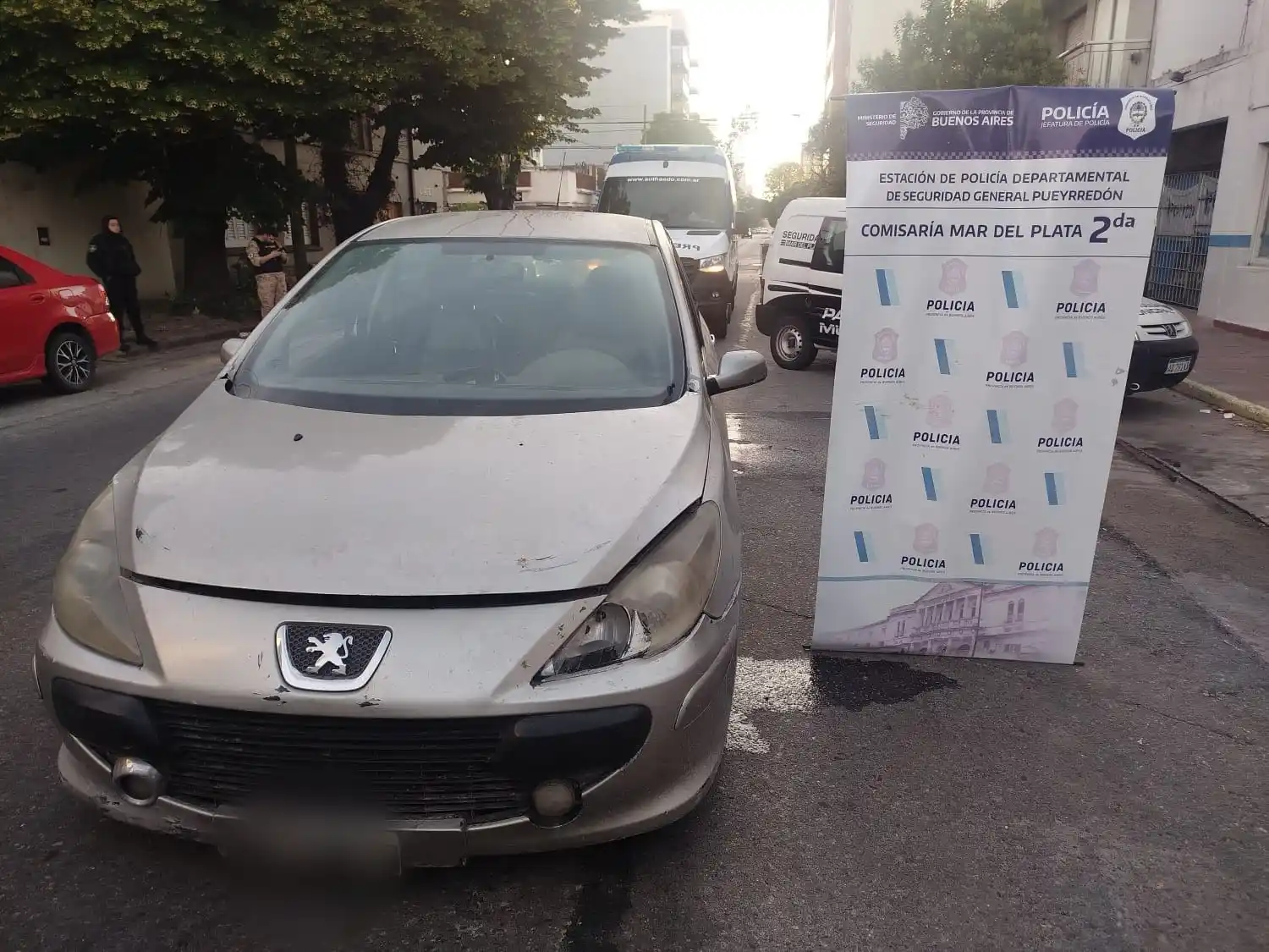 Los tripulantes trataron de escapar de un control preventivo.