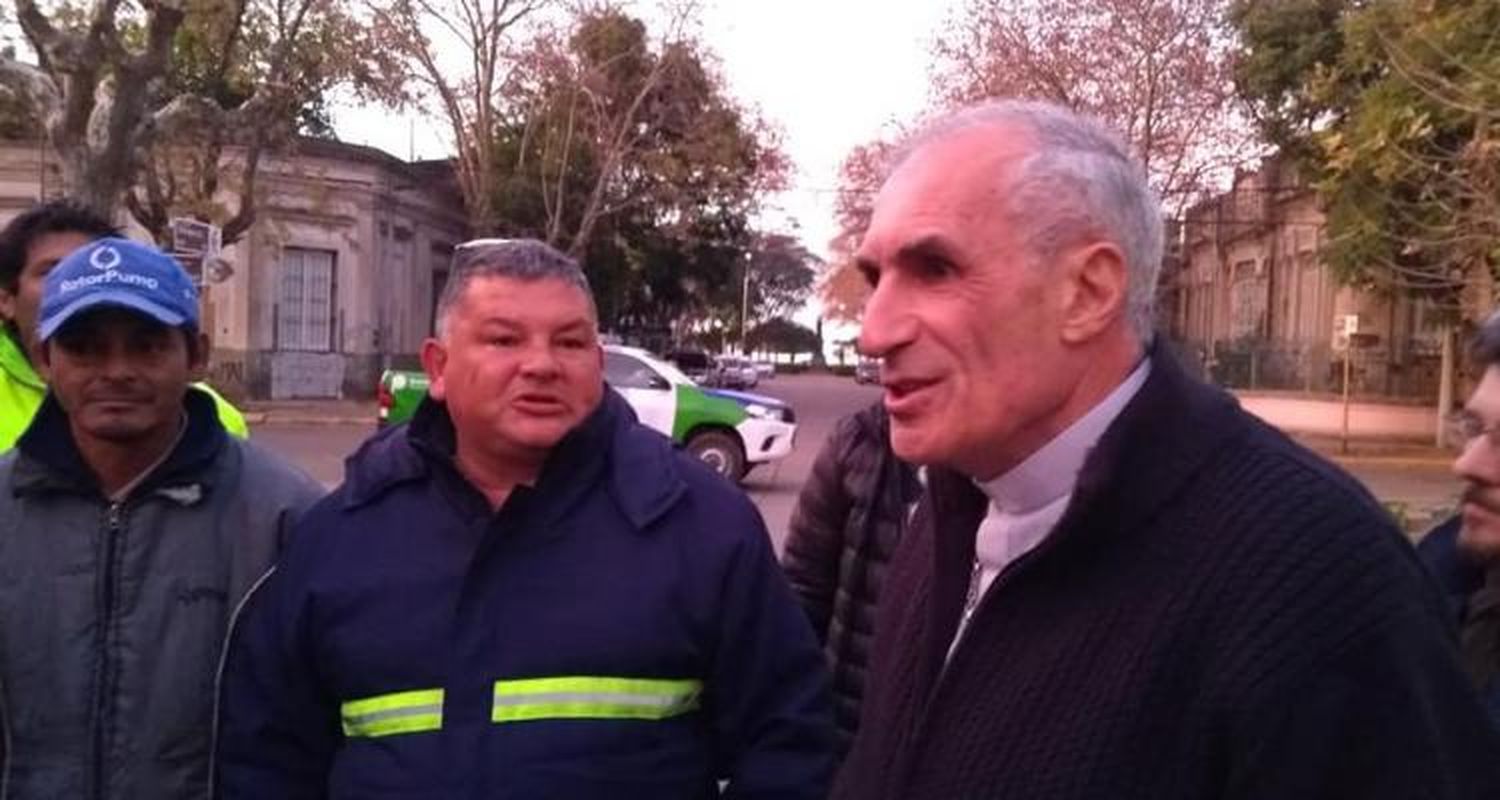 Tras los incidentes, el Obispo de San Nicolás intervino entre la Municipalidad y los recicladores y aseguró que el conflicto “está en paz”
