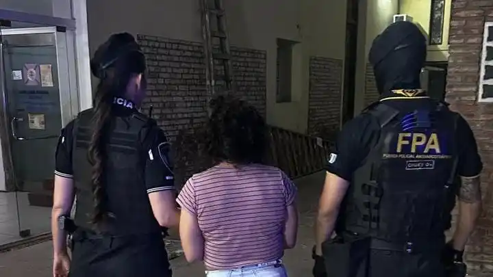 La mujer fue detenida por efectivos de la FPA.