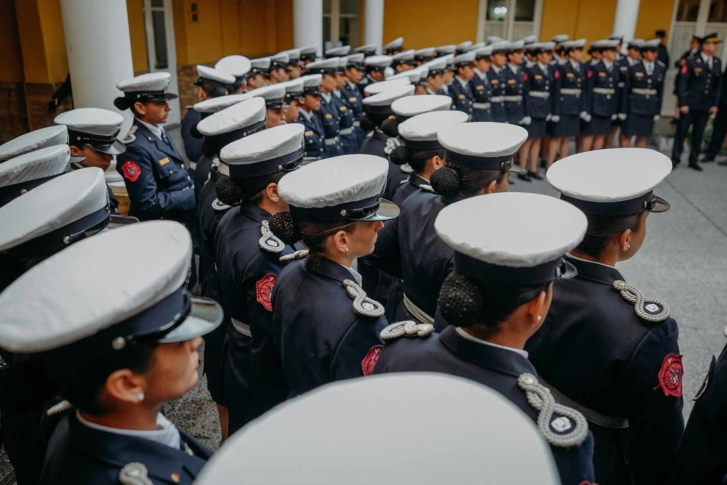 Aspirantes femeninas a agentes de policía visitaron Paraná