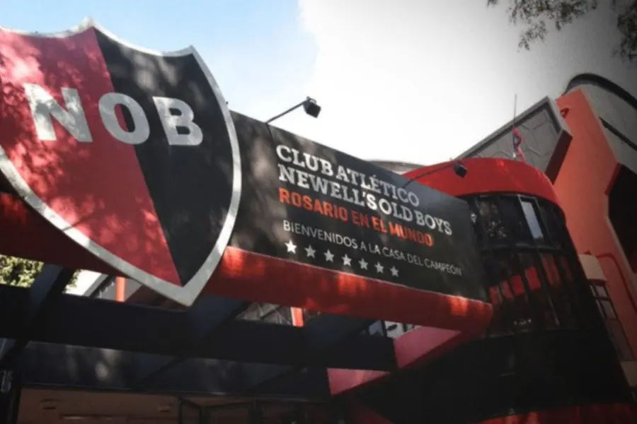 Un hombre fue baleado en la puerta del estadio de Newell"s