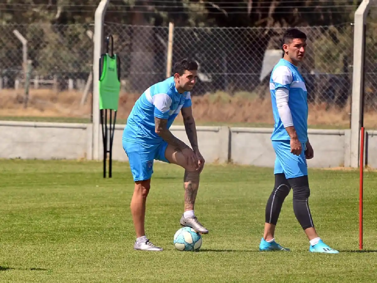 Estudiantes y Sarmiento van por el primer ascenso
