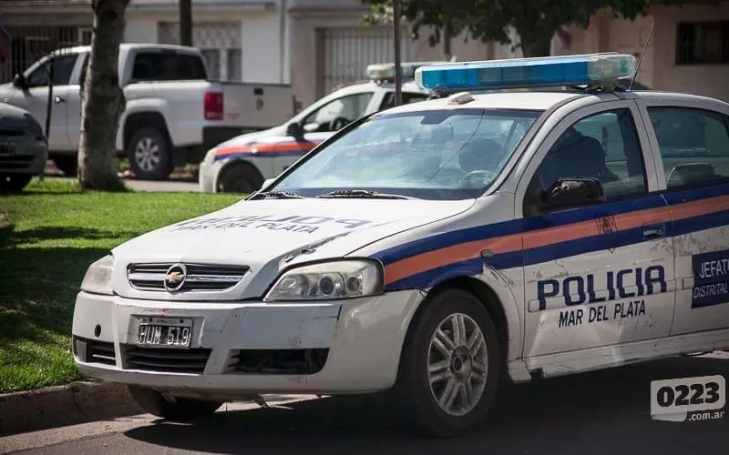 Es policía, quiso asaltar 3 comercios y fracasó en todos: Quedó detenida