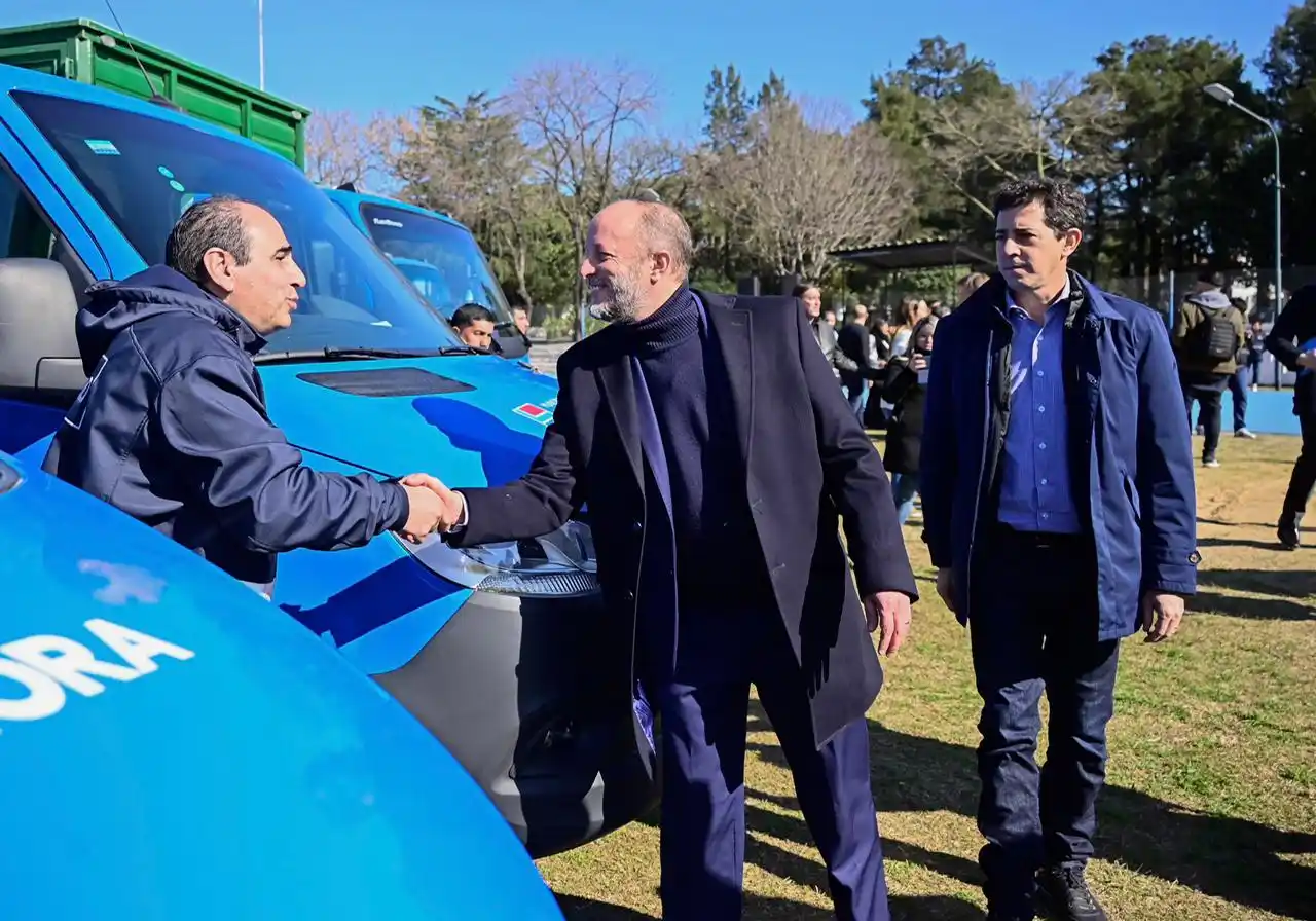 Lomas de Zamora: Insaurralde y Wado de Pedro presentaron móviles para diversos usos