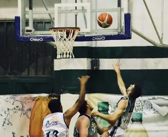 Racing recibe a San José y Neptunia visita a Ferro en San Salvador