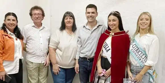 Coronación de Agostina Luna como Embajadora Zonal de Villa Zorraquín 2025