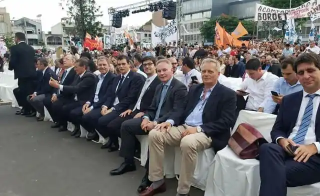 Bogdan participó del acto de reasunción del gobernador Gustavo Bordet
