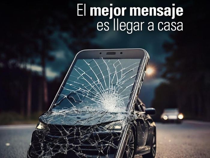 El 42 por ciento de los conductores admitió que no toma medidas para evitar usar el celular