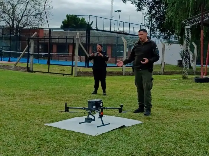 Estudiantes de Romang participaron de una capacitación de “Los Pumas” sobre tecnología aplicada a la seguridad - 3