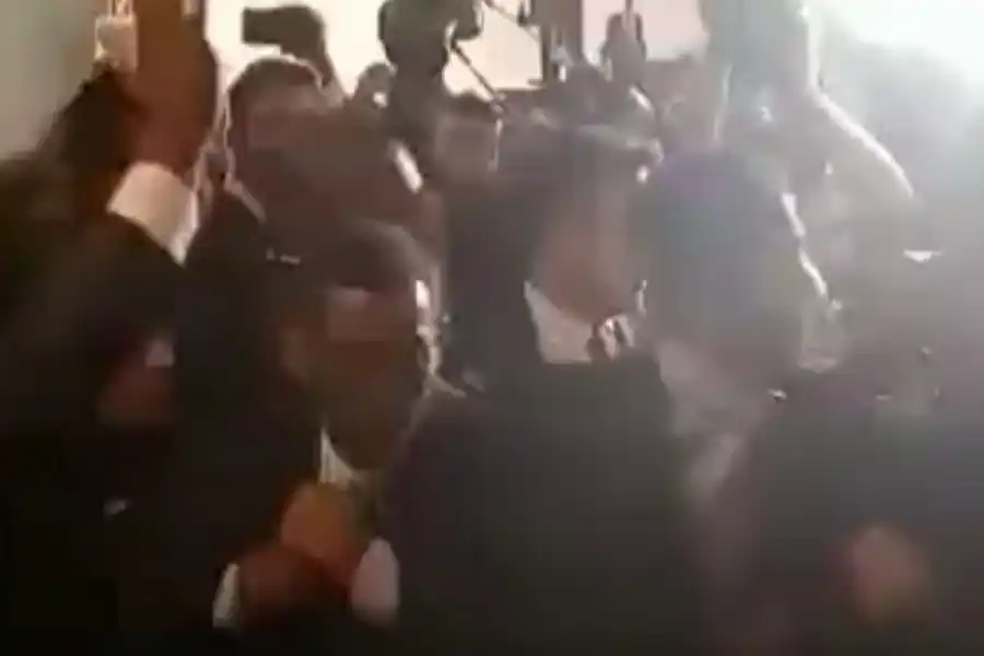 Custodios de Nicolás Maduro agredieron a periodistas tras la cumbre de presidentes en Brasilia