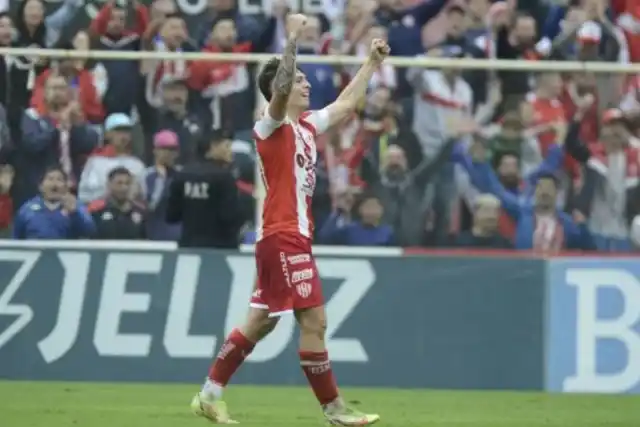 VIDEO: Jerónimo Dómina fue recibido por una ola de aplausos en la escuela después de su primer gol en Unión