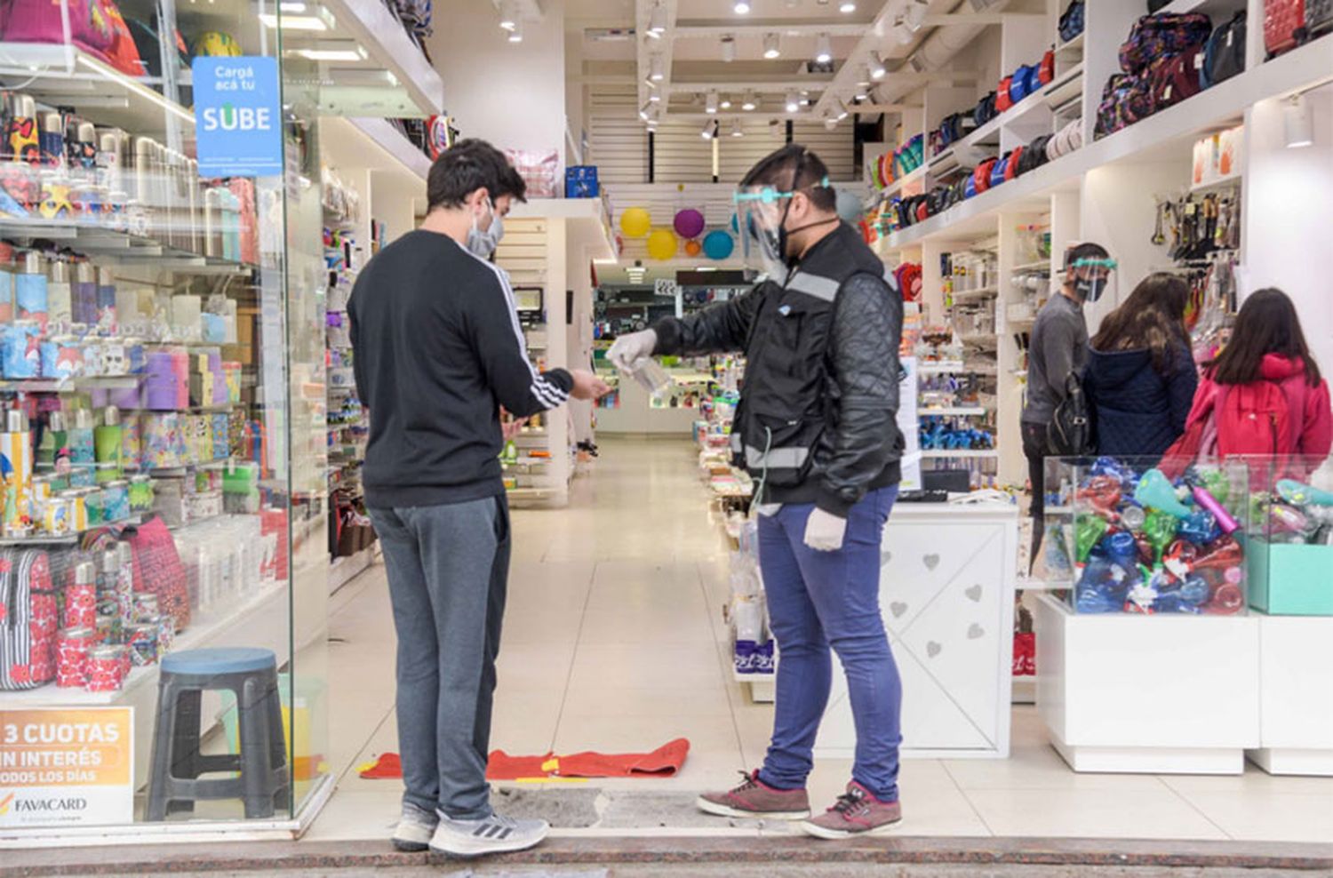 La cámara textil adaptó y presentó el protocolo para mejorar la atención en los comercios