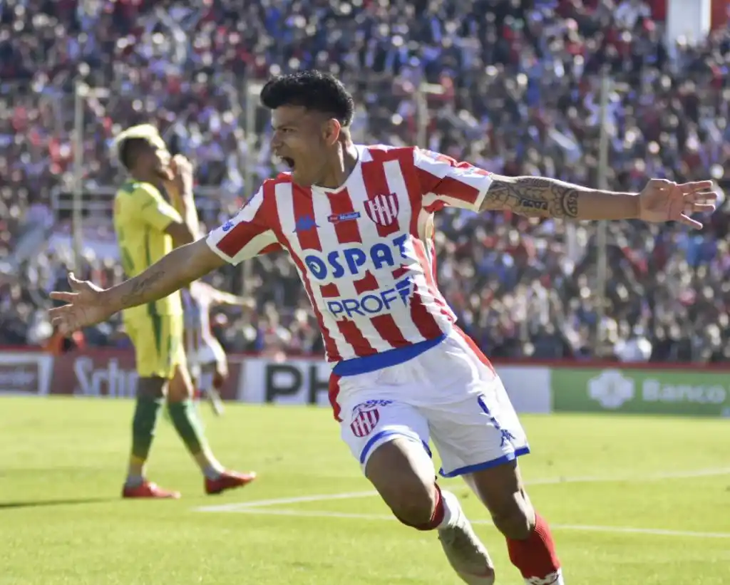 Primer triunfo de Unión
