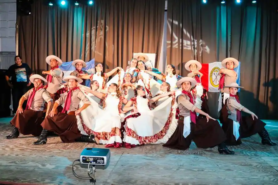 Entrerrianos integran el ballet que participa del Festival Internacional “Colores del Mundo”