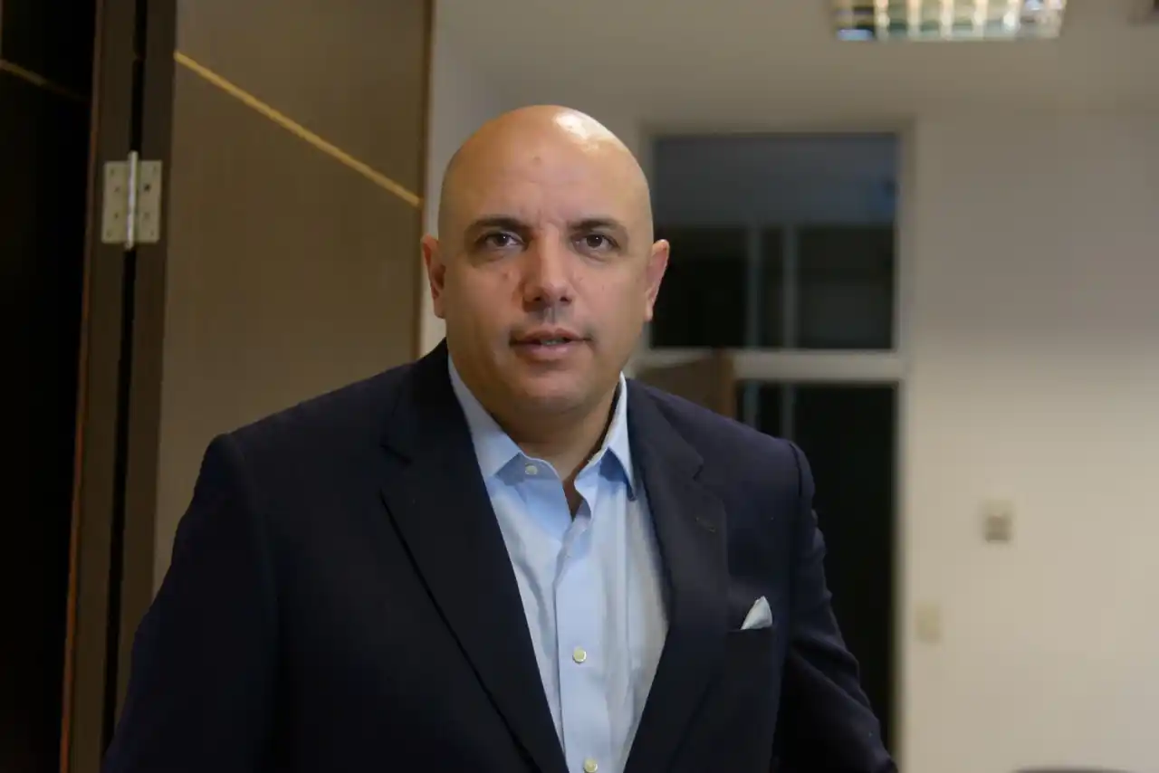 César Torres: "Un Estado presente no es Moreno negociando con una 38 arriba del escritorio"