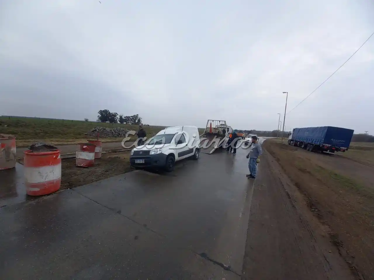 Accidente de un utilitario en Circunvalación y el puente