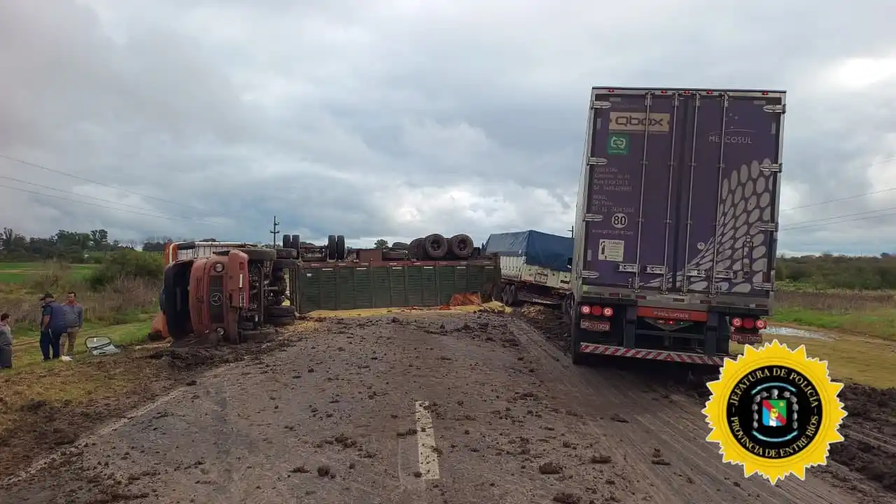 Siniestro de camiones sobre la Ruta 12: no hubo heridos, pero el tránsito estuvo afectado durante varias horas