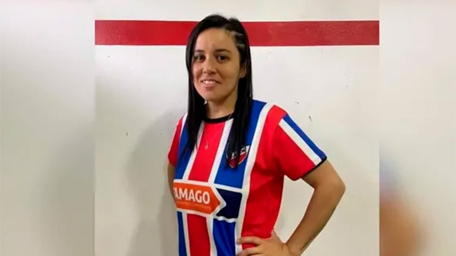 Una mujer murió mientras jugaba un partido de fútbol 5