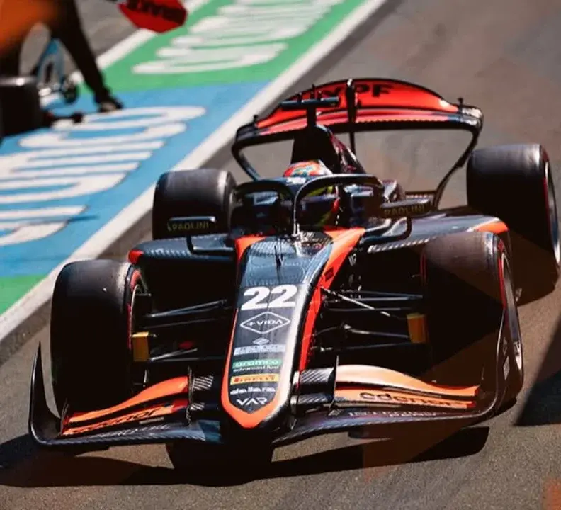 Nicolás Varrone durante la carrera inglesa.