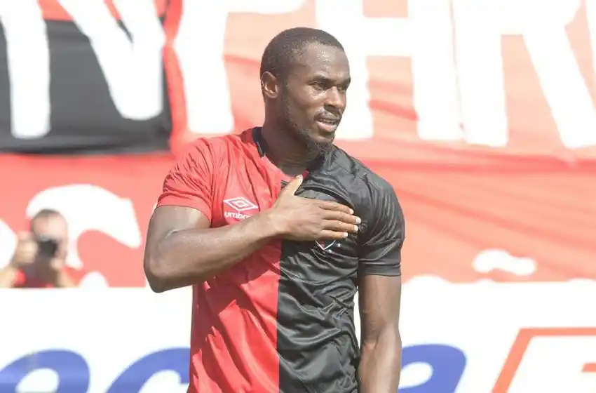 Leal, pretendido por la Universidad Católica