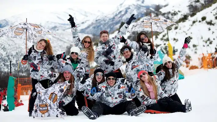 La devaluación del peso hizo que Bariloche vuelva a ser el destino de los egresados