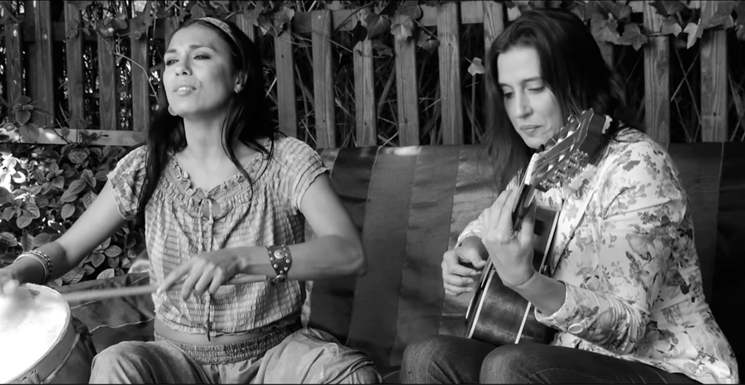 Charo Bogarin y Malena Muyala presentan “De una orilla a la otra”