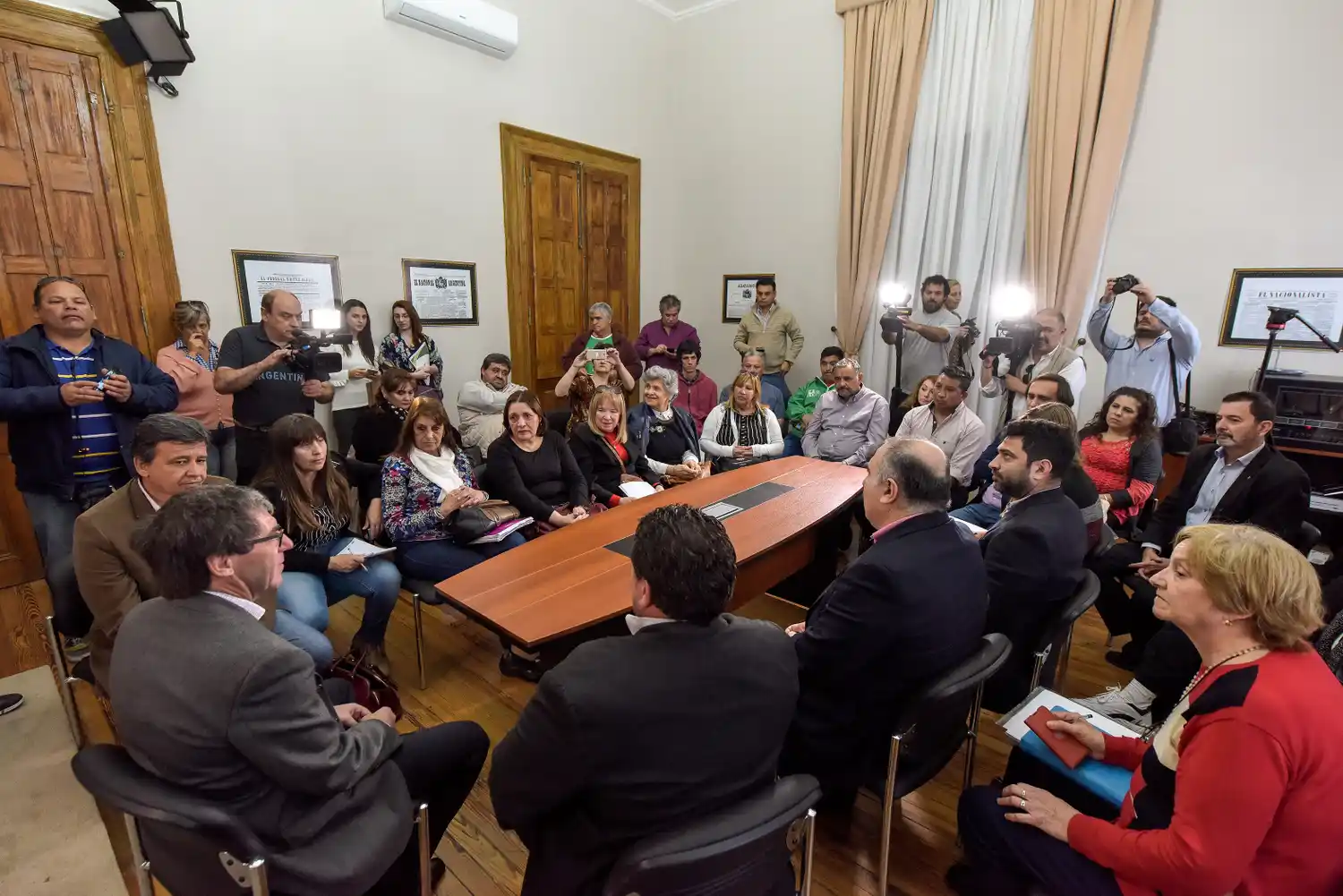 El Gobierno provincial decidió agregar un 3% de incremento a los salarios de docentes y estatales a partir de septiembre