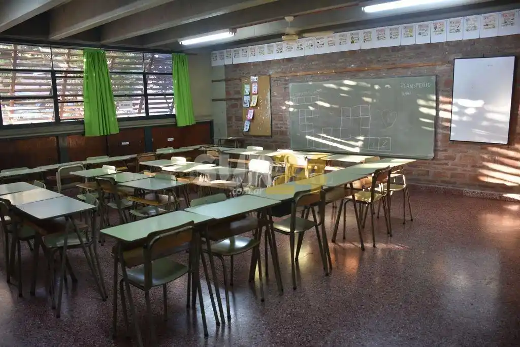 Advierten que la mitad de los jóvenes pobres no termina la secundaria 