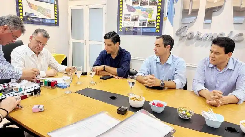 Abrieron sobres de licitación para pavimentar
ocho cuadras en el barrio Virgen del Rosario