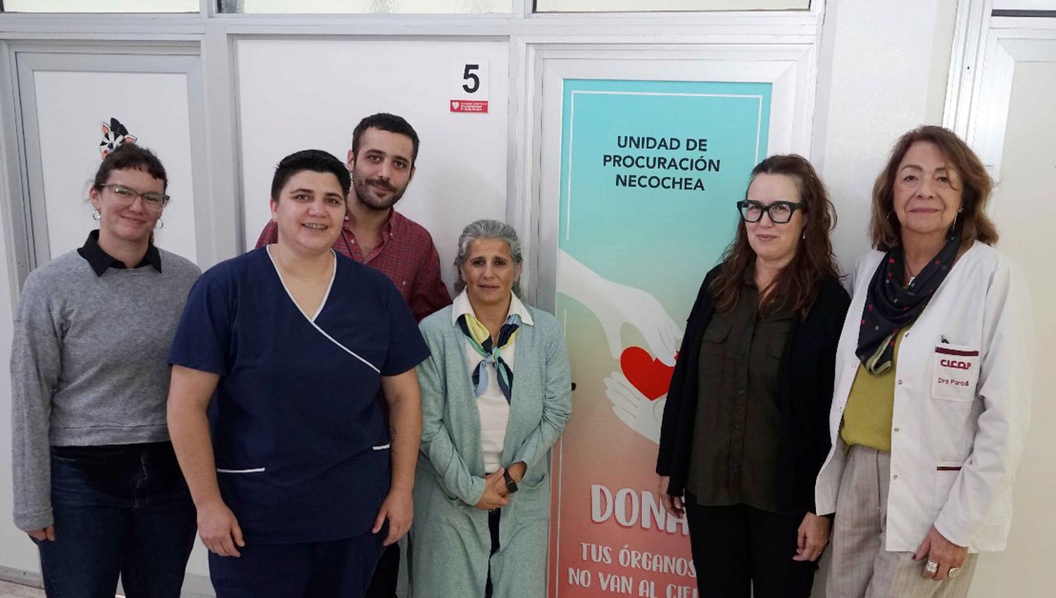 Equipo directivo y profesionales del Hospital junto a referentes del Incucai
