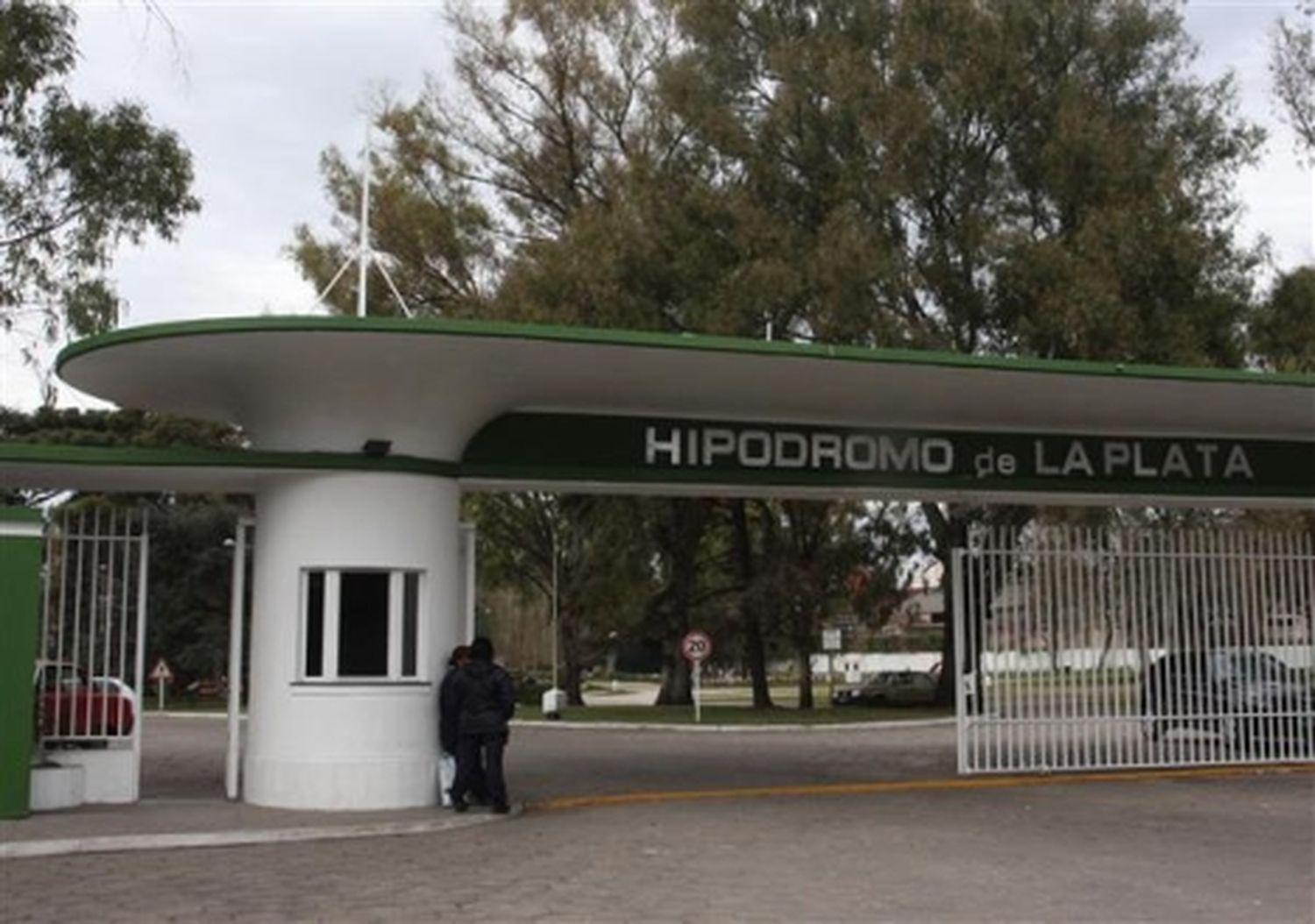 En un nuevo fraude, roban 300 mil pesos al Hipódromo de La Plata