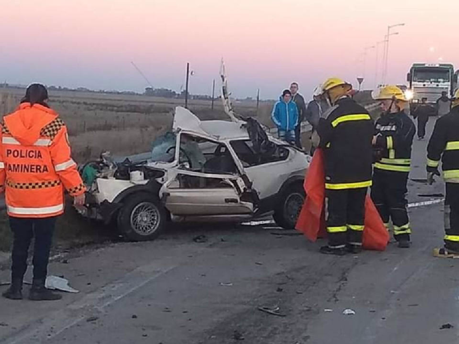 Circulaba a contramano y ocasionó un desastre en Leones