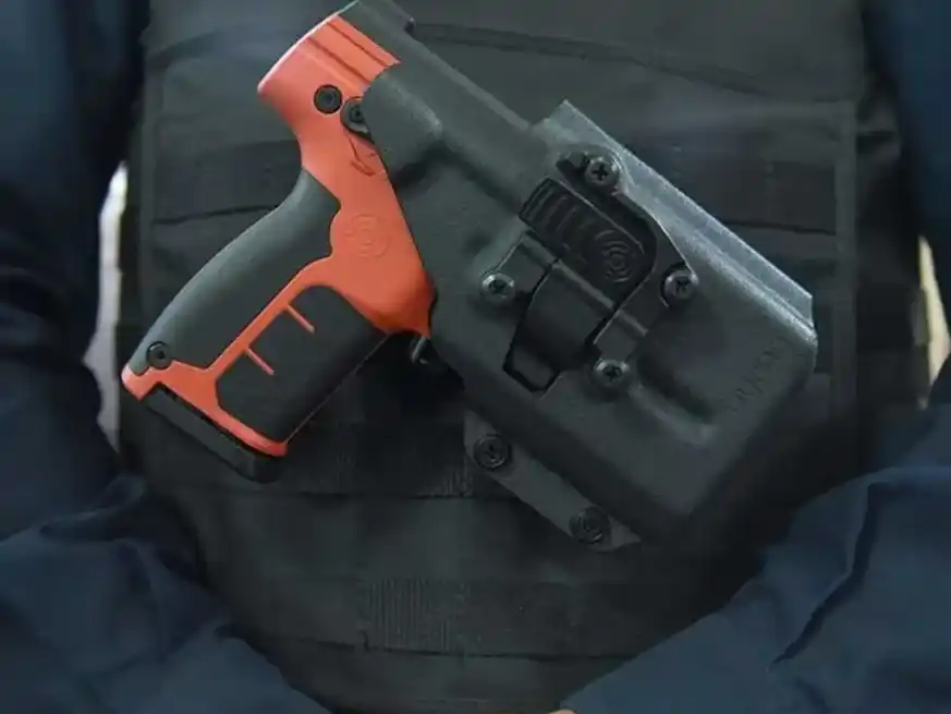 Disparan cartuchos hasta 20 metros de distancia y paralizan unos 30 minutos a quien lo reciba.