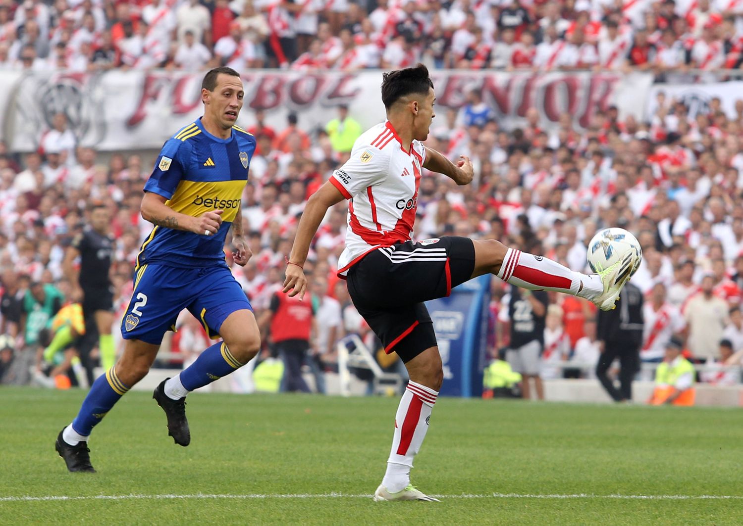 Lema y Solari, protagonistas del superclásico más reciente. Fue 1-1 en cancha de River.