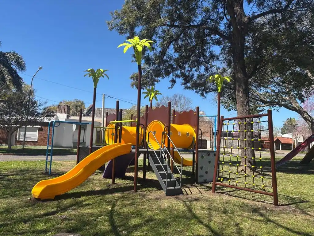 Nuevo juego infantil en Avenida Santa Fe y JJ Alvarez