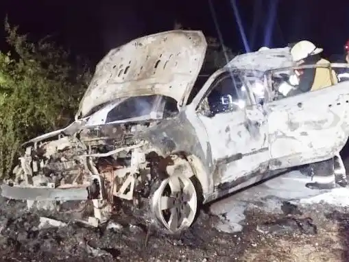 Incendio total de un vehículo en la Autovía Gervasio Artigas