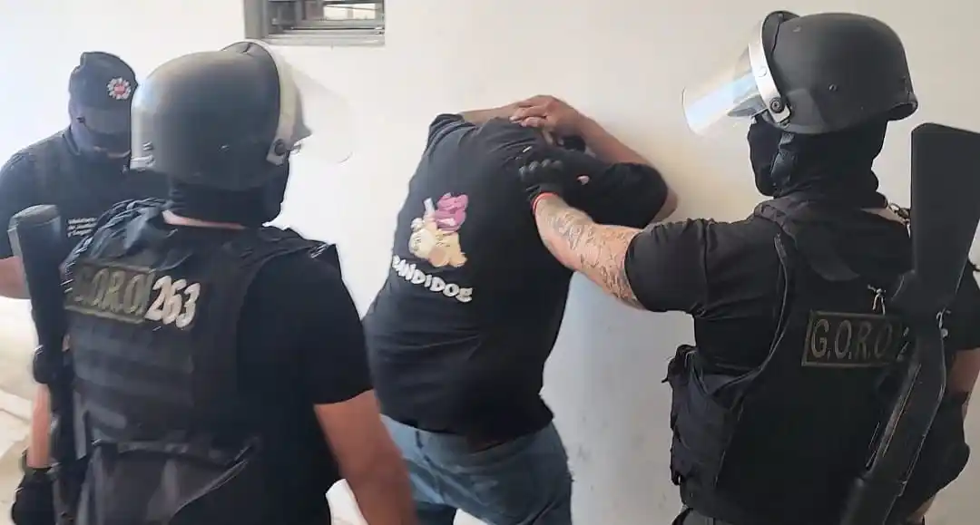 Otro delincuente de alto perfil tras las rejas: así trasladaron a “Cheche” desde Córdoba a una cárcel de Rosario