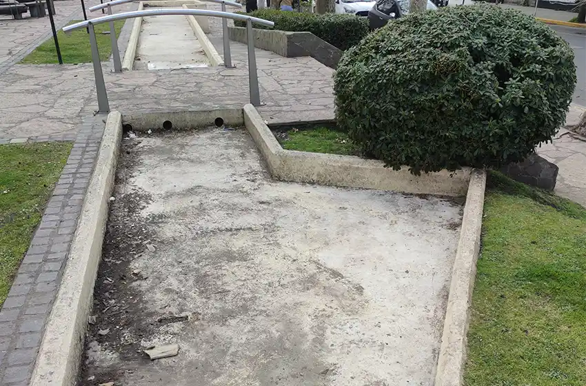 La polémica por el "abandono" de la Plaza del Agua llegó al Concejo Deliberante