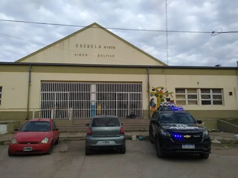 Retoman las clases en la escuela de barrio Centenario tras un violento enfrentamiento