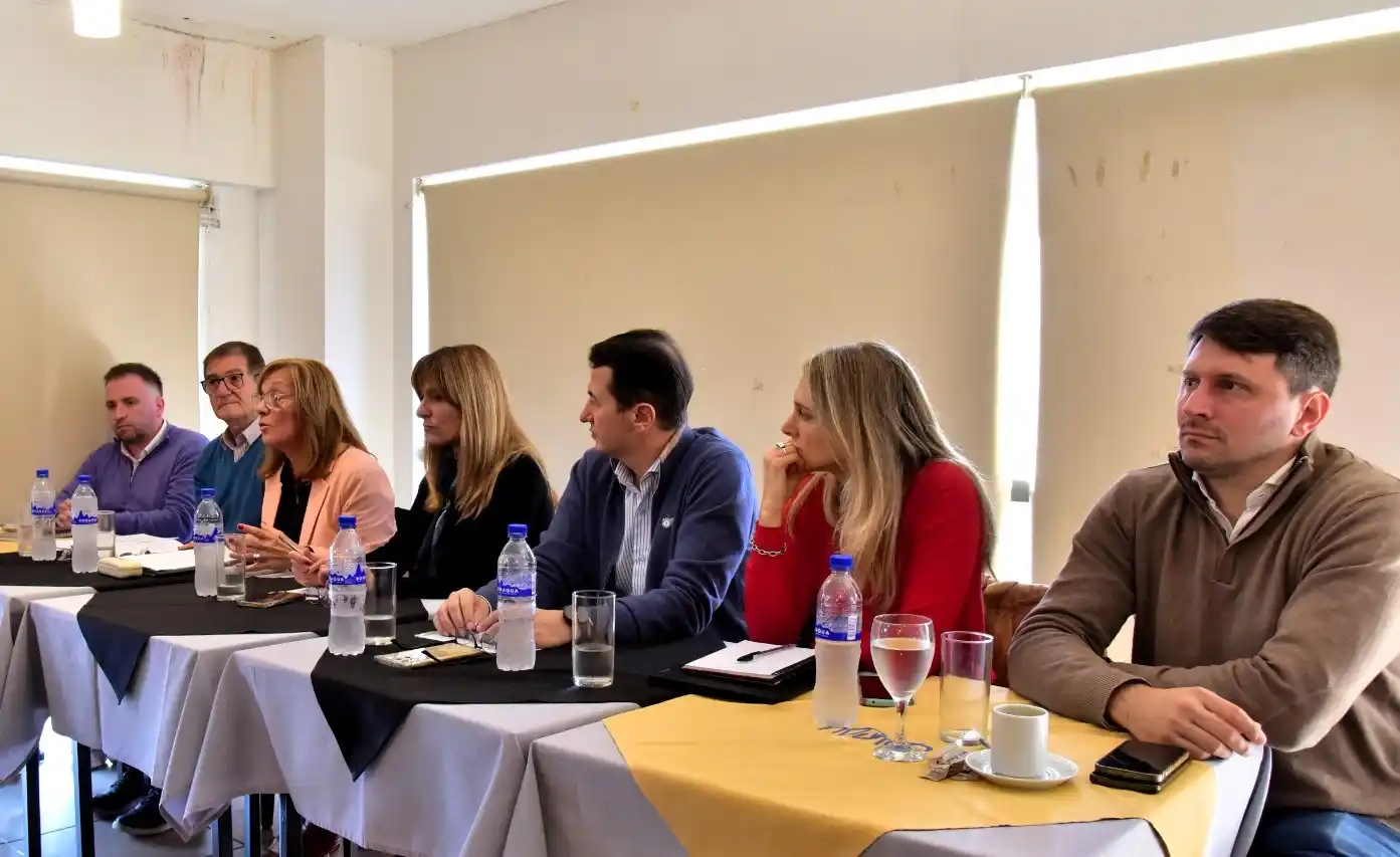 El panel de disertantes convocado por el Instituto para el Futuro de San Francisco.