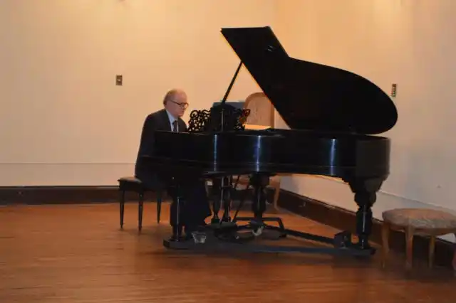 Noche de piano en el Club Social