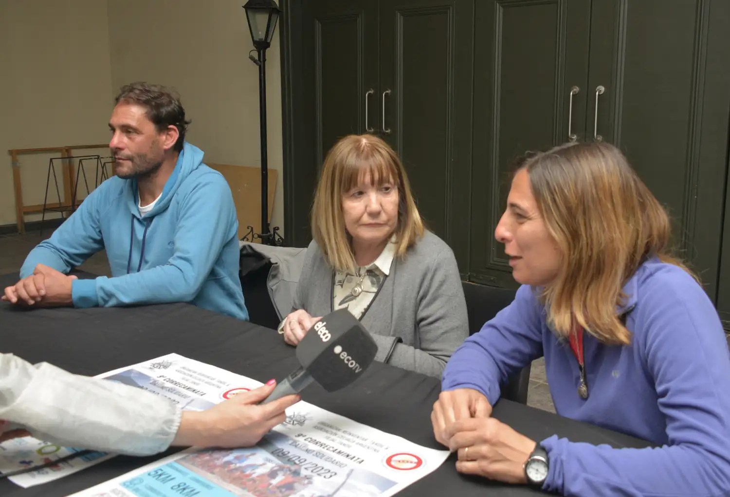 Julián Peralta, Mónica Bufor y Catalina Granel, presentaron en conferencia de prensa la carrera solidaria.