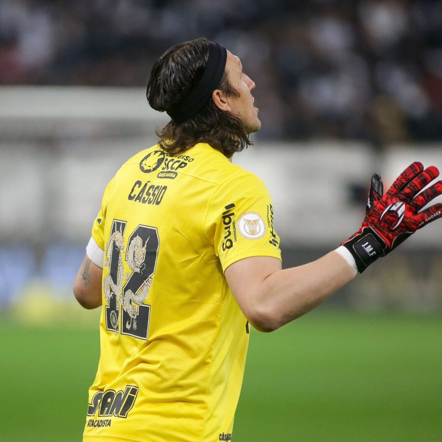 Cássio, el arquero de Corinthians, figura de la noche.