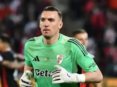 Armani podría regresar al arco.