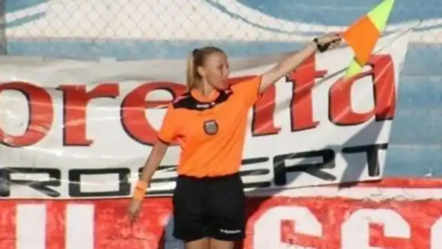 San Juan: quemaron con agua hirviendo a una jueza de línea en un partido de fútbol
